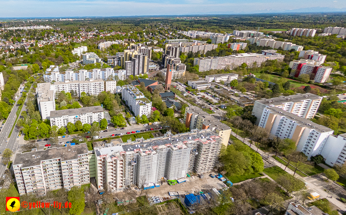 04.05.2023 - Luftbilder von der Fassadensanierung an der Kurt-Eisner-Straße in Neuperlach